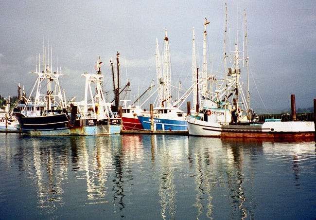 What Makes for a Great Commercial Fishing Boat? - Hike Metal